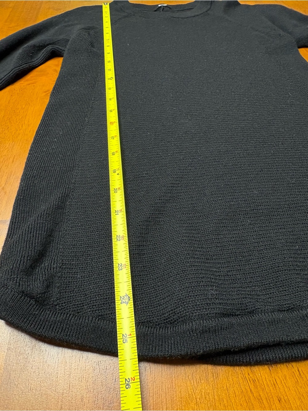 Lululemon Women’s Black 100% Merino Wool Long Sleeve Crew Neck Thumbhole Size M - Picture 6 of 7